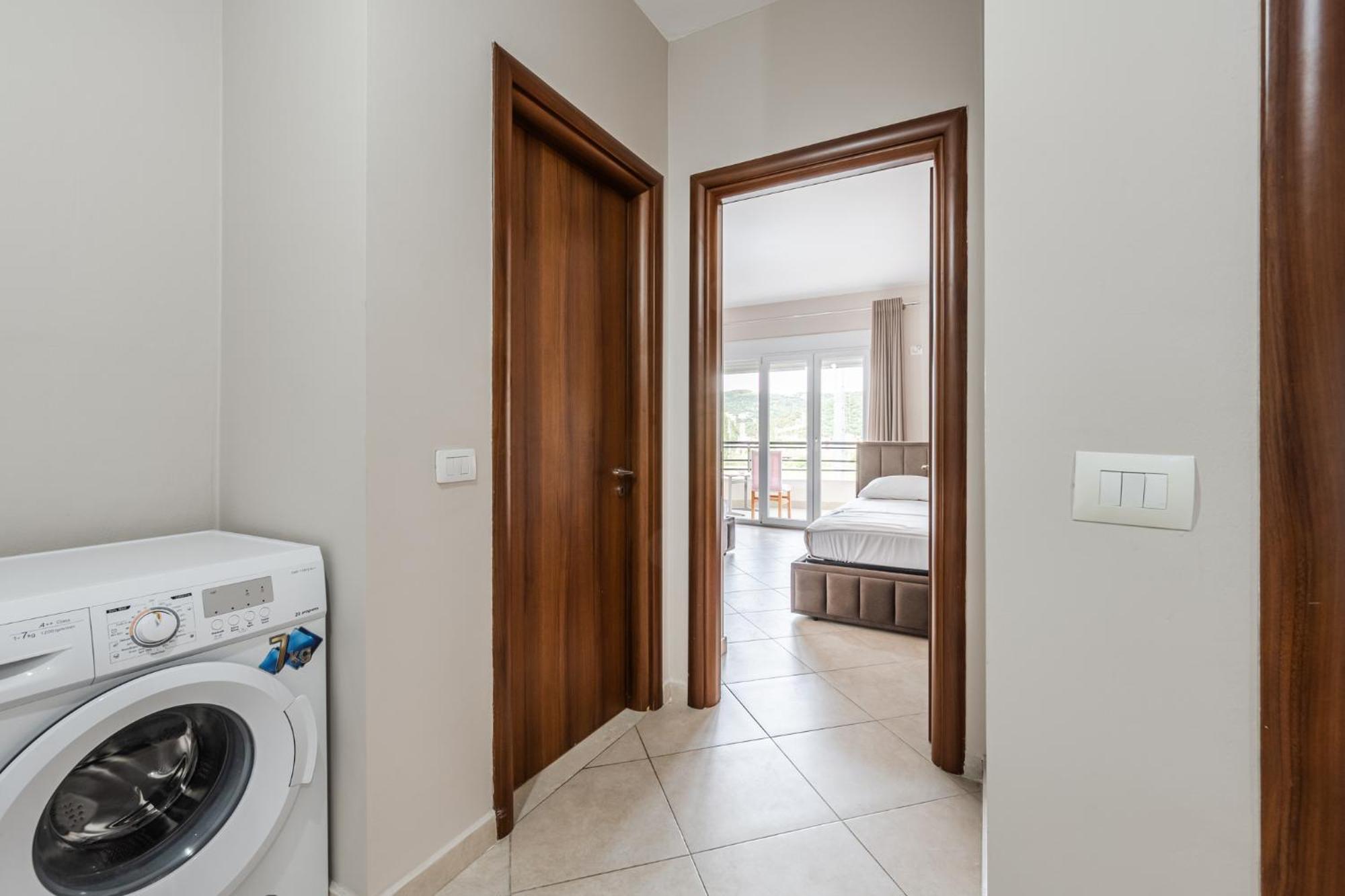 City Center Apartments By Kondo Stays Vlorë Exterior foto